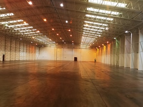 York Rd, York for lease Interior Photo- Image 1 of 3