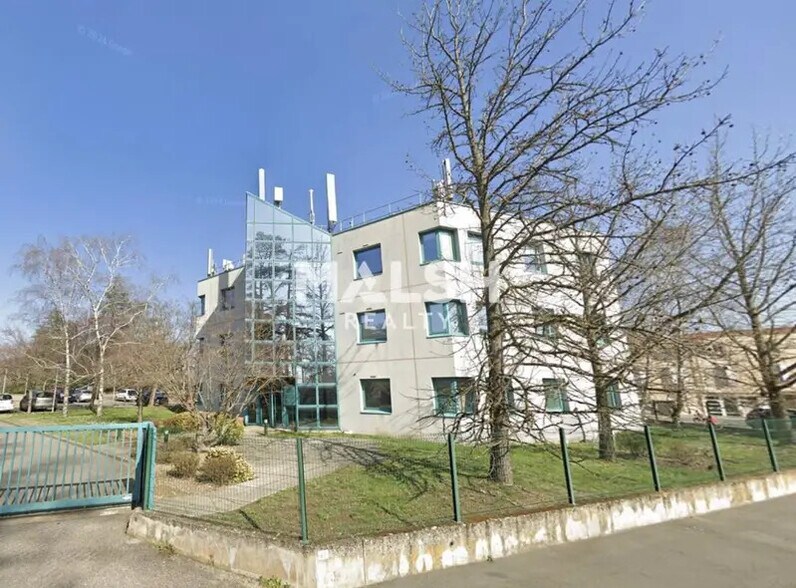 Bureau dans Charbonnières-les-Bains à louer - Photo du bâtiment - Image 1 de 19