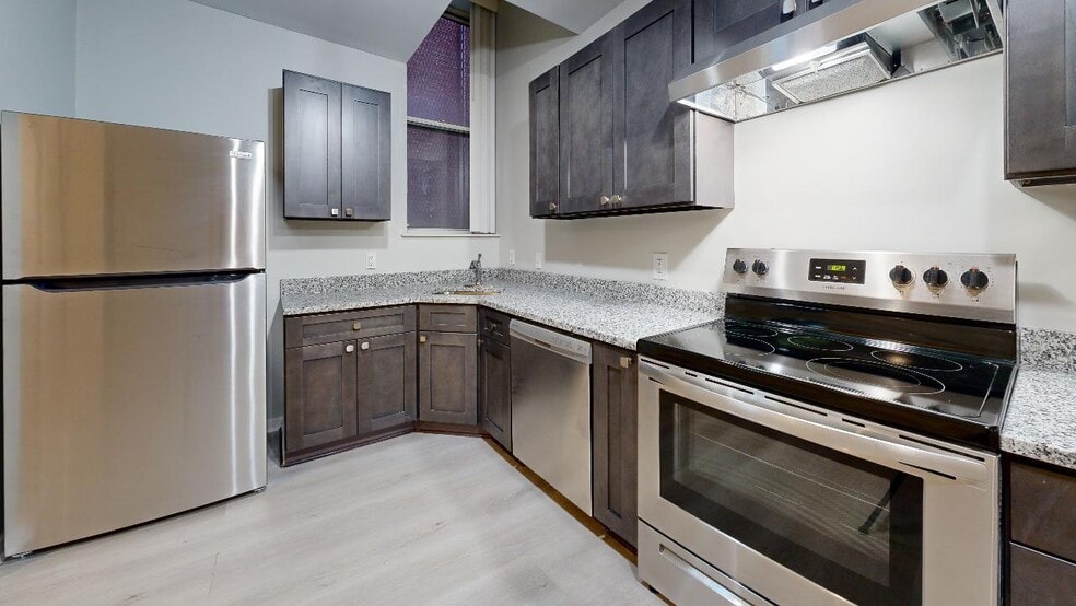 2028 Mount Royal Ter, Baltimore, MD for sale - Interior Photo - Image 2 of 16