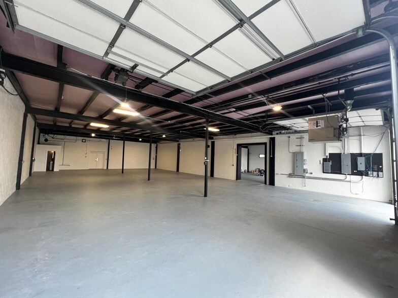 835 N Capitol Ave, Indianapolis, IN for lease - Interior Photo - Image 3 of 27