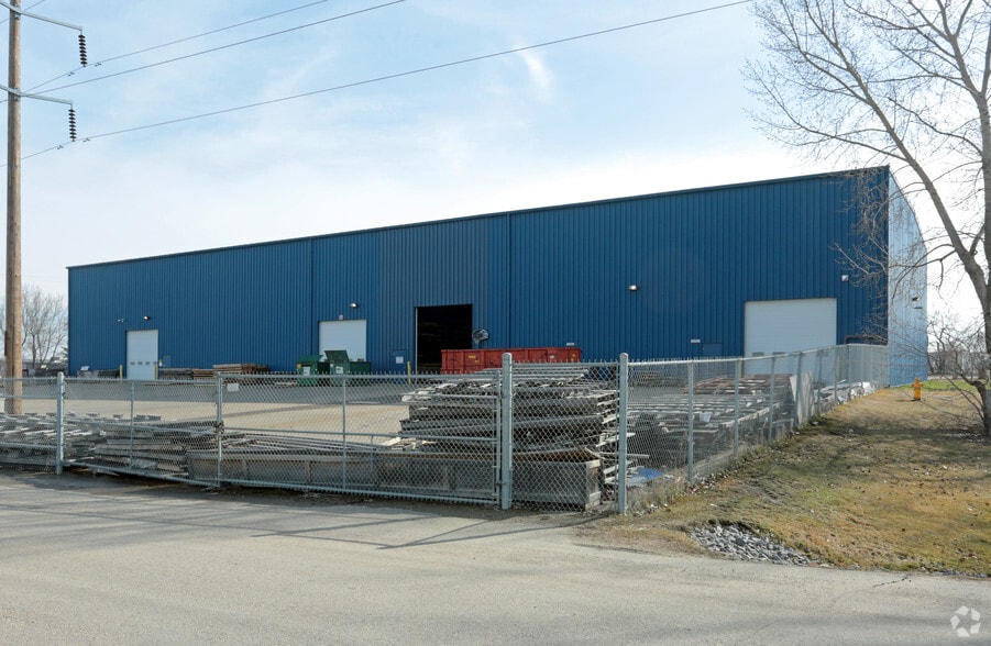 2471 76th Ave NW, Edmonton, AB for sale - Building Photo - Image 3 of 6