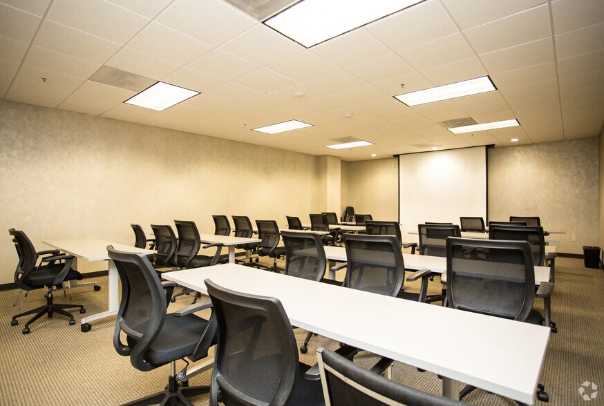 2727 Paces Ferry Rd SE, Atlanta, GA à louer - Photo intérieure - Image 2 de 6