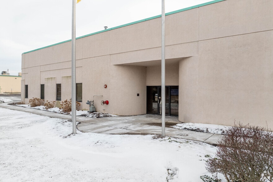 1600 Enterprise Pky, Twinsburg, OH for lease - Building Photo - Image 2 of 5