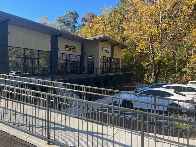 8 Weaverville Rd, Woodfin, NC à vendre Photo du bâtiment- Image 1 de 1