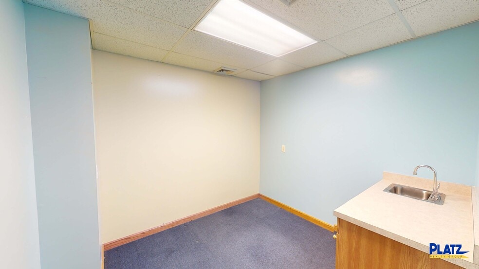 1616 E Liberty St, Girard, OH for sale - Building Photo - Image 3 of 19