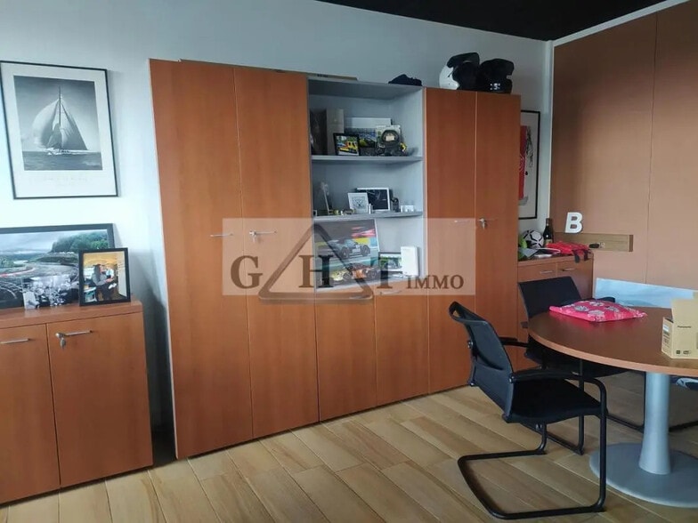 Industriel dans Croissy-Beaubourg à vendre - Photo intérieure - Image 2 de 9