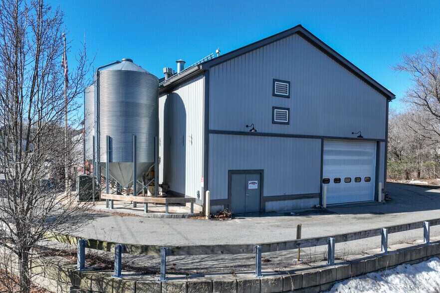 2 Brewery Pl, Ipswich, MA à vendre - Photo du bâtiment - Image 3 de 10