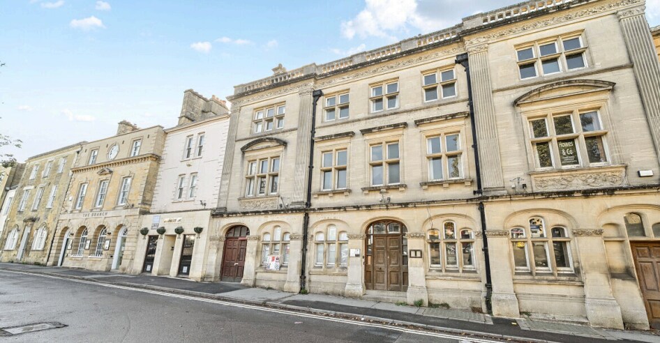 18-19 Market Pl, Chipping Norton à vendre - Photo du bâtiment - Image 1 de 4