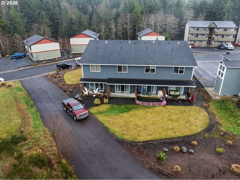 1524 SE Honeysuckle Loop, Warrenton, OR à vendre - Photo du bâtiment - Image 2 de 35