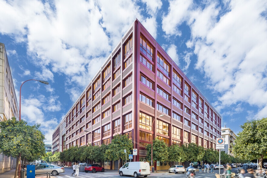 Calle Balbino Marrón, 6, Sevilla, Sevilla for lease - Building Photo - Image 2 of 6
