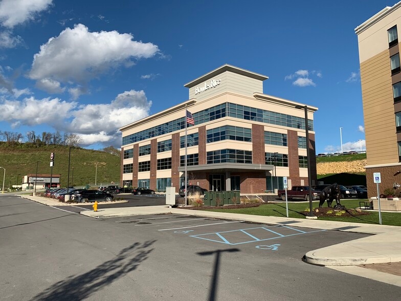 125 Granville Sq, Morgantown, WV for lease - Building Photo - Image 3 of 5