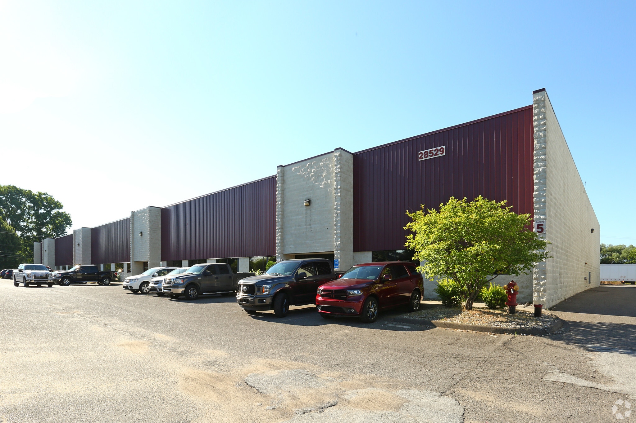 28529 Goddard Rd, Romulus, MI for lease Primary Photo- Image 1 of 28