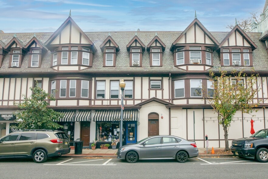 The Ridgewood & Broad Portfolio portfolio of 3 properties for sale on LoopNet.ca - Building Photo - Image 2 of 10