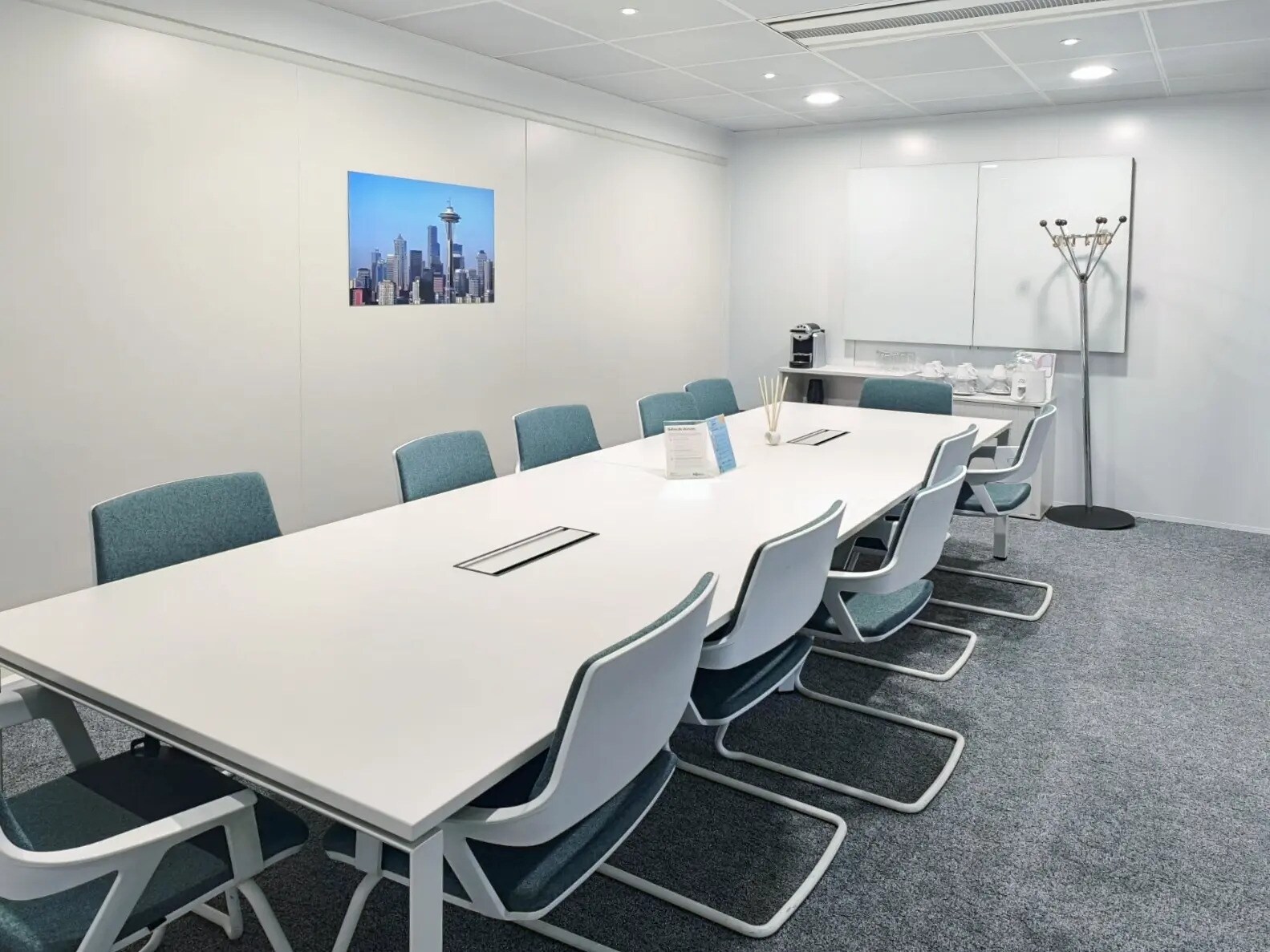 Office in Puteaux for lease Interior Photo- Image 1 of 11