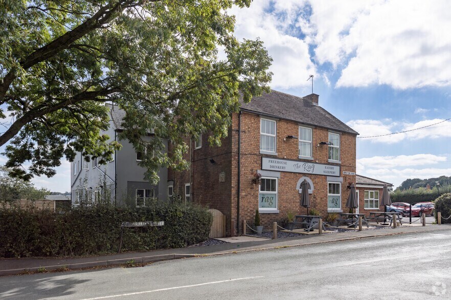 Ironstone Rd, Cannock à vendre - Photo du bâtiment - Image 2 de 4