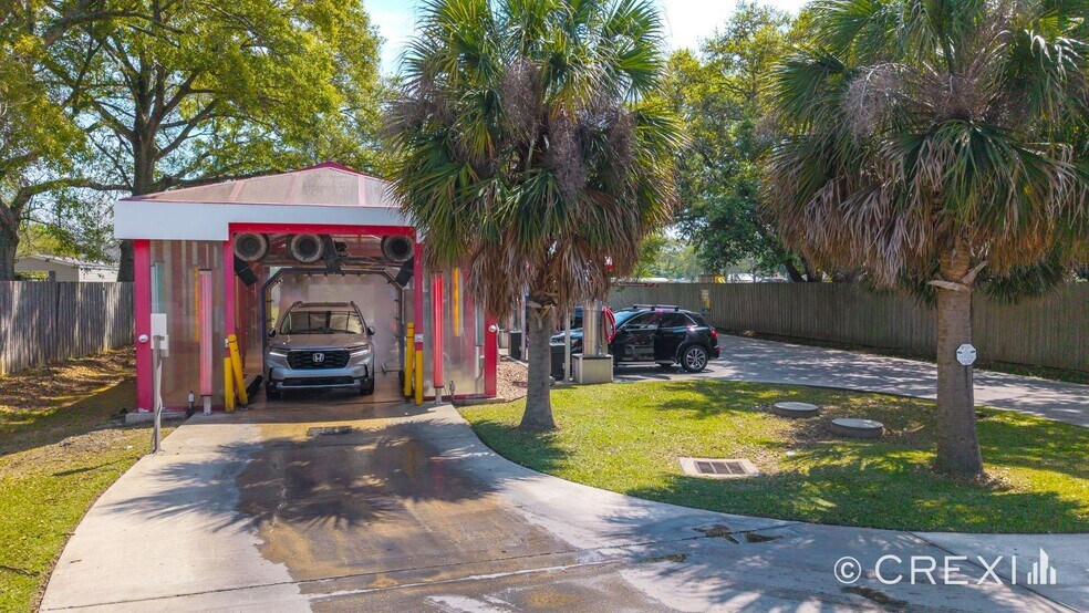 320 W Willow St, Lafayette, LA à vendre - Photo du bâtiment - Image 2 de 11