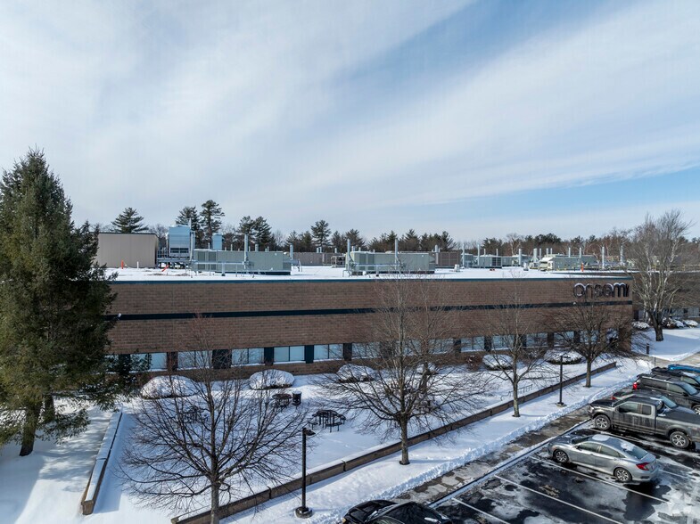 5 Wentworth Dr, Hudson, NH à louer - Photo du bâtiment - Image 1 de 11