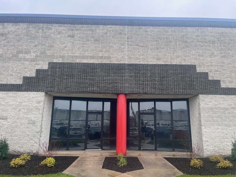 12 McCullough Dr, New Castle, DE à louer - Photo du bâtiment - Image 3 de 3