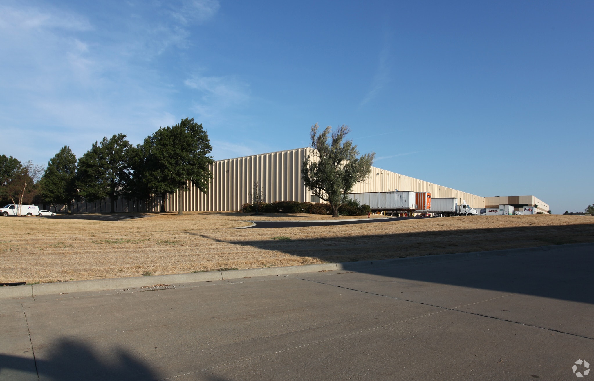 10707-10715 NW Airworld Dr, Kansas City, MO for lease Primary Photo- Image 1 of 14