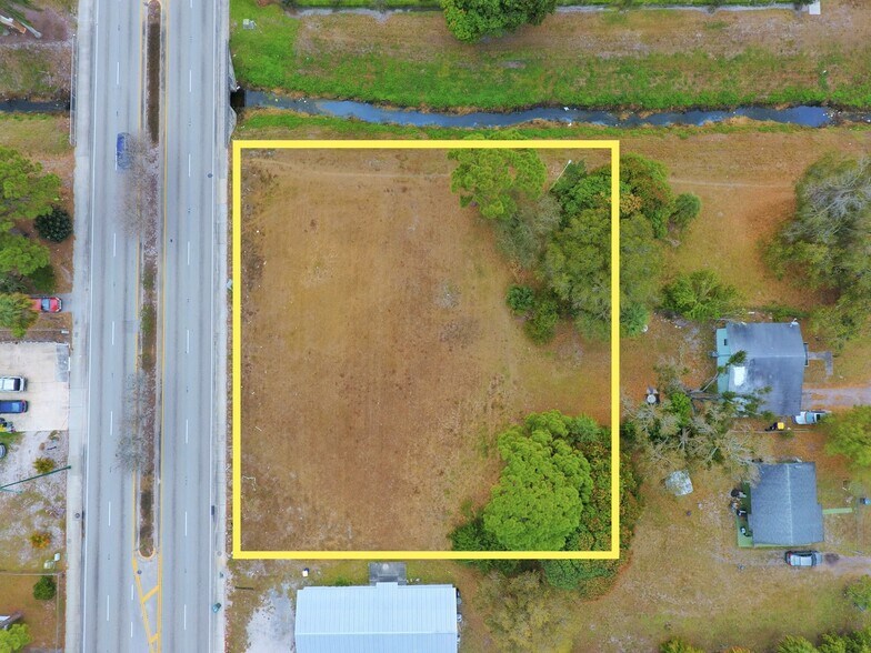 417 N 25th, Fort Pierce, FL à vendre - Aérien - Image 2 de 8