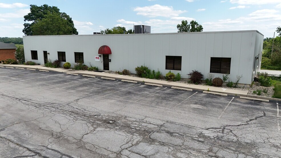 7619 W Jefferson Blvd, Fort Wayne, IN à vendre - Photo du bâtiment - Image 2 de 7