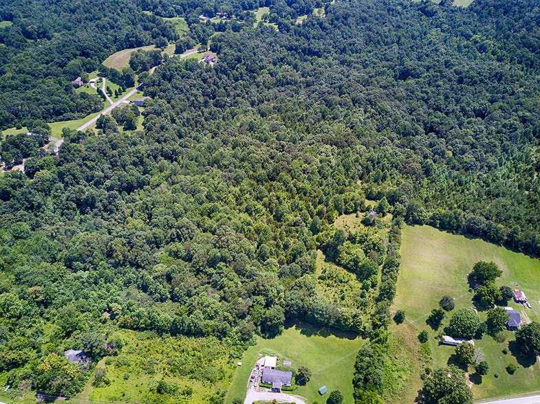 518 Southside Rd, Cunningham, TN for sale - Building Photo - Image 2 of 9