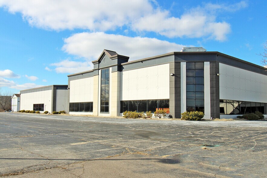 34911 Van Dyke Ave, Sterling Heights, MI à louer - Photo du bâtiment - Image 2 de 60