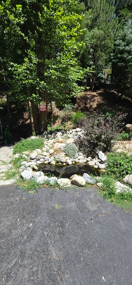 26890 CA-189 Hwy, Blue Jay, CA à louer - Photo du bâtiment - Image 3 de 14