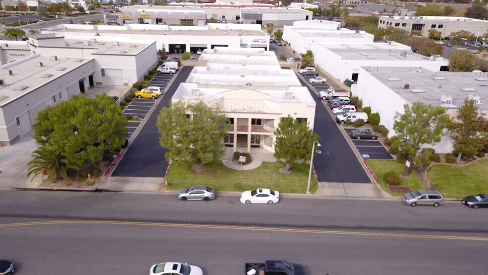 41419 Pear St, Murrieta, CA à vendre - Photo du bâtiment - Image 2 de 11