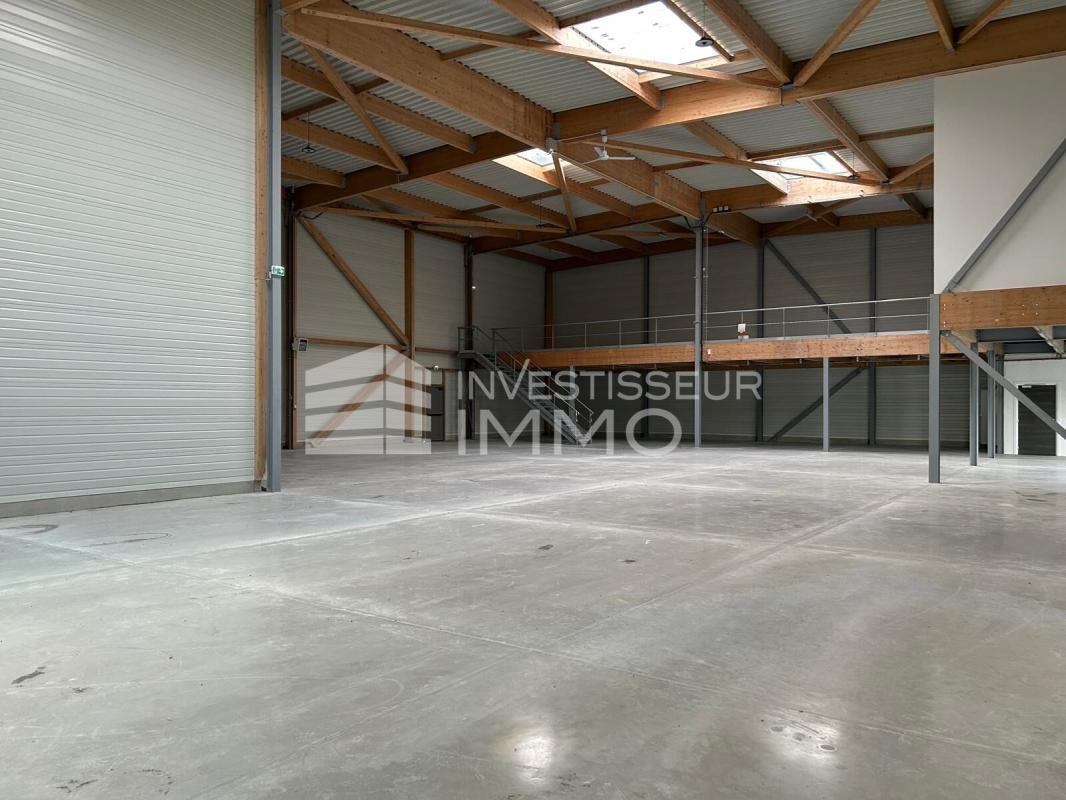 Flex in Courtry for lease Interior Photo- Image 1 of 8