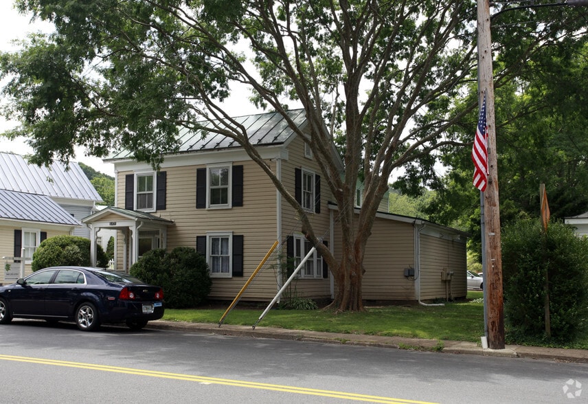 6491 Main St, The Plains, VA for lease - Building Photo - Image 2 of 10