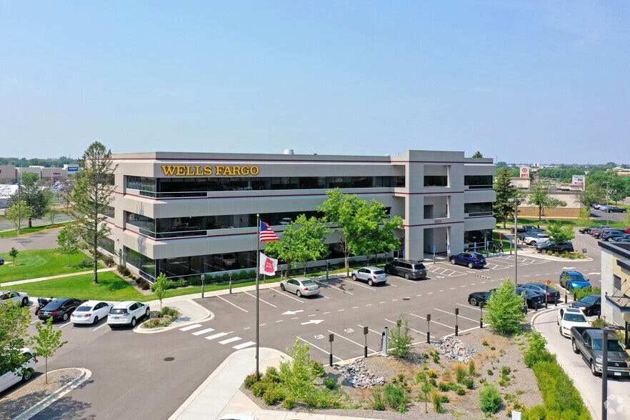 3200 Main St NW, Coon Rapids, MN for lease - Building Photo - Image 3 of 25