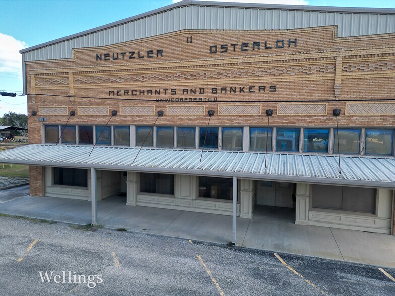117 Broadway, Nordheim, TX à vendre - Photo du bâtiment - Image 2 de 50