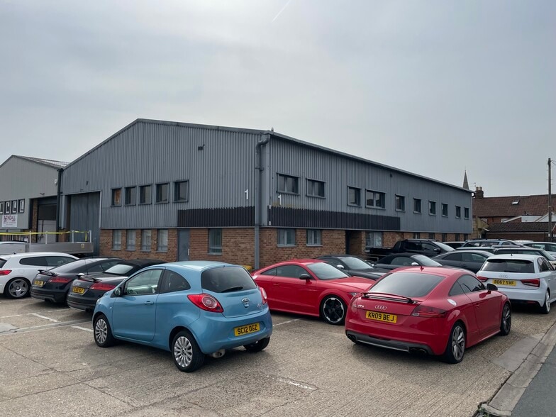 Clivemont Rd, Maidenhead for lease - Building Photo - Image 3 of 4