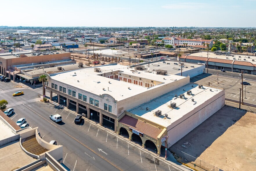 301-315 E 2nd St, Calexico, CA à louer - Photo du bâtiment - Image 3 de 7