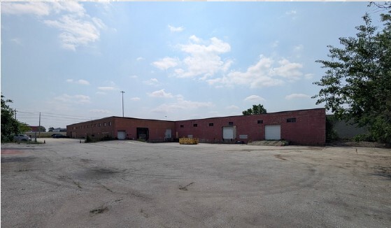 200 Norelco Dr, Toronto, ON for lease - Building Photo - Image 3 of 10