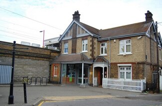Plus de détails pour 1 Ferry Rd, Benfleet - Commerce de détail à louer