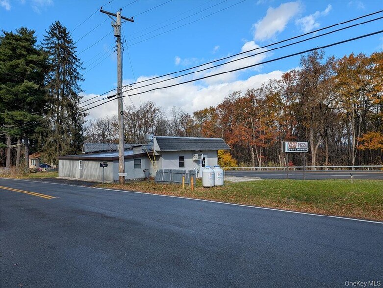 5981 Route 44/55, Kerhonkson, NY à vendre - Photo du bâtiment - Image 3 de 18