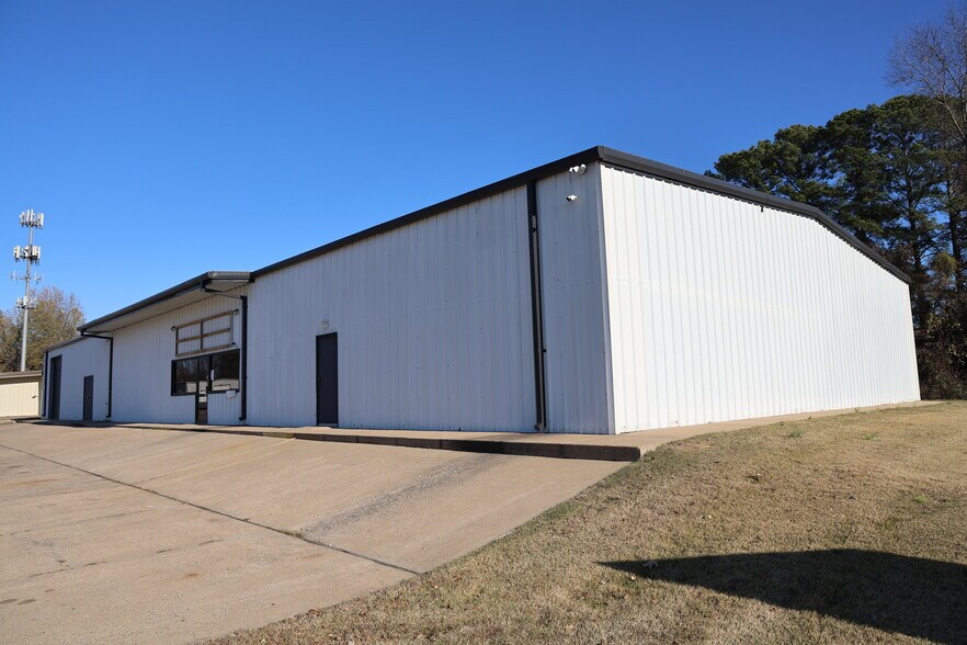 801 Sandalwood Dr, Jacksonville, AR à vendre - Photo du bâtiment - Image 3 de 9