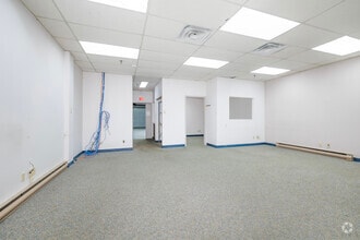 500-548 Av Meloche, Dorval, QC for lease Interior Photo- Image 2 of 12