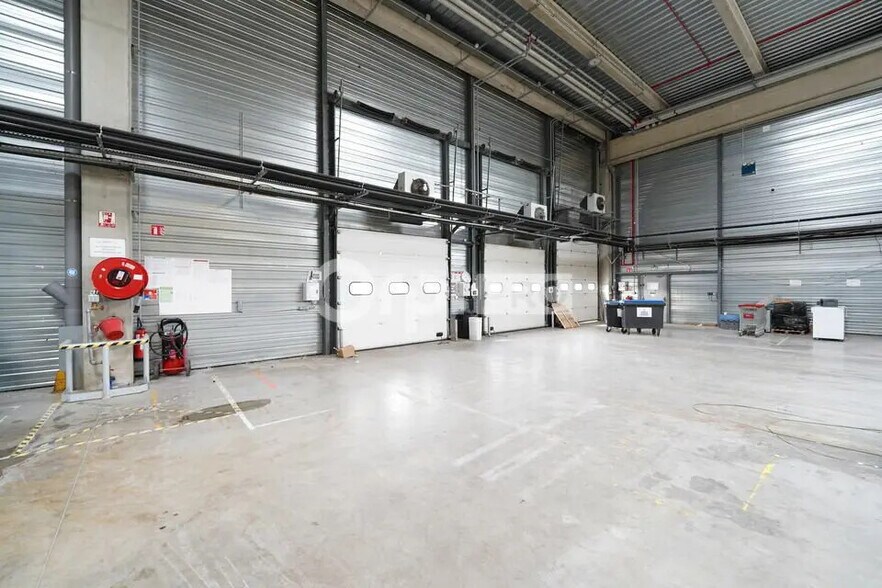 Office in Mions for lease - Interior Photo - Image 2 of 11