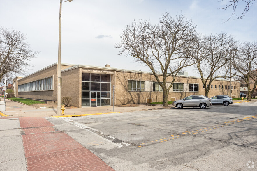 211 19th St, Rock Island, IL for lease - Building Photo - Image 3 of 4