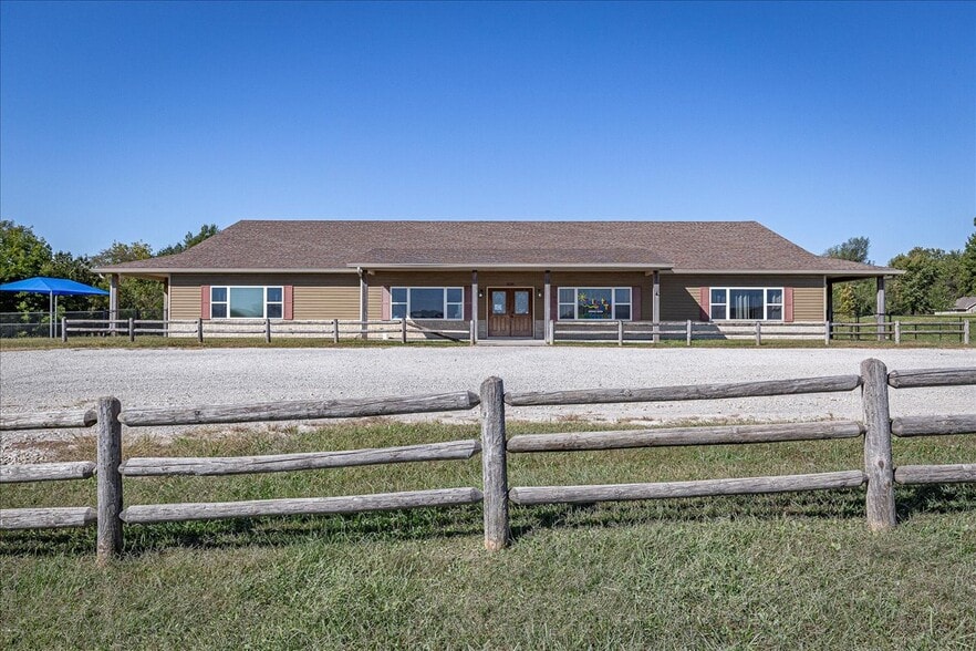 3536 NW Gower Rd, Gower, MO for sale - Building Photo - Image 1 of 34