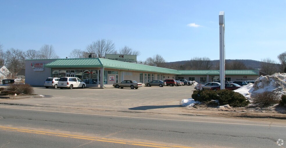 170-184 East St, Plainville, CT à vendre - Photo du bâtiment - Image 2 de 6