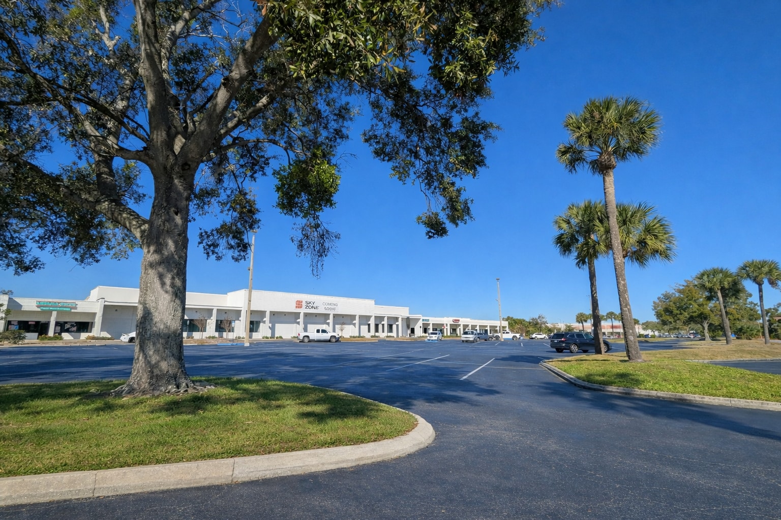 11212-11376 S Orange Blossom Trl, Orlando, FL for lease Primary Photo- Image 1 of 19