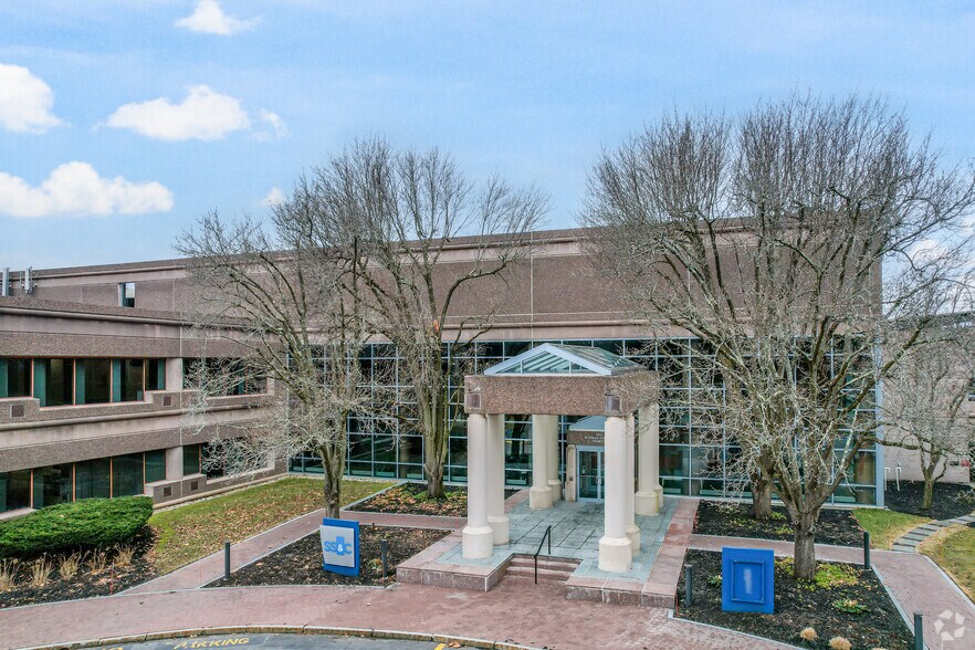 404 Wyman St, Waltham, MA à louer - Photo du bâtiment - Image 2 de 5