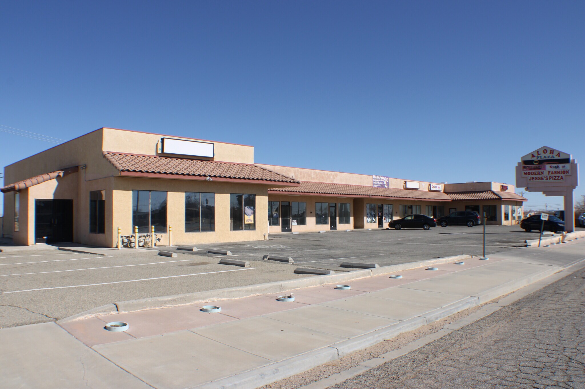 8401 California City Blvd, California City, CA à louer Photo du bâtiment- Image 1 de 3