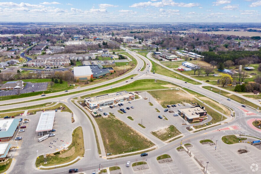 2420 State 138 Rd, Stoughton, WI à louer - Aérien - Image 2 de 4