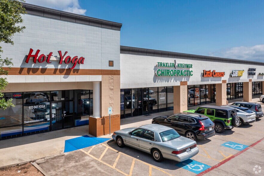 8405 Lakeview Pky, Rowlett, TX à louer - Photo du bâtiment - Image 2 de 5