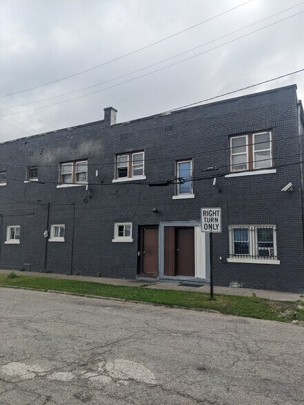 576 E 152nd St, Cleveland, OH à vendre - Photo du bâtiment - Image 2 de 27